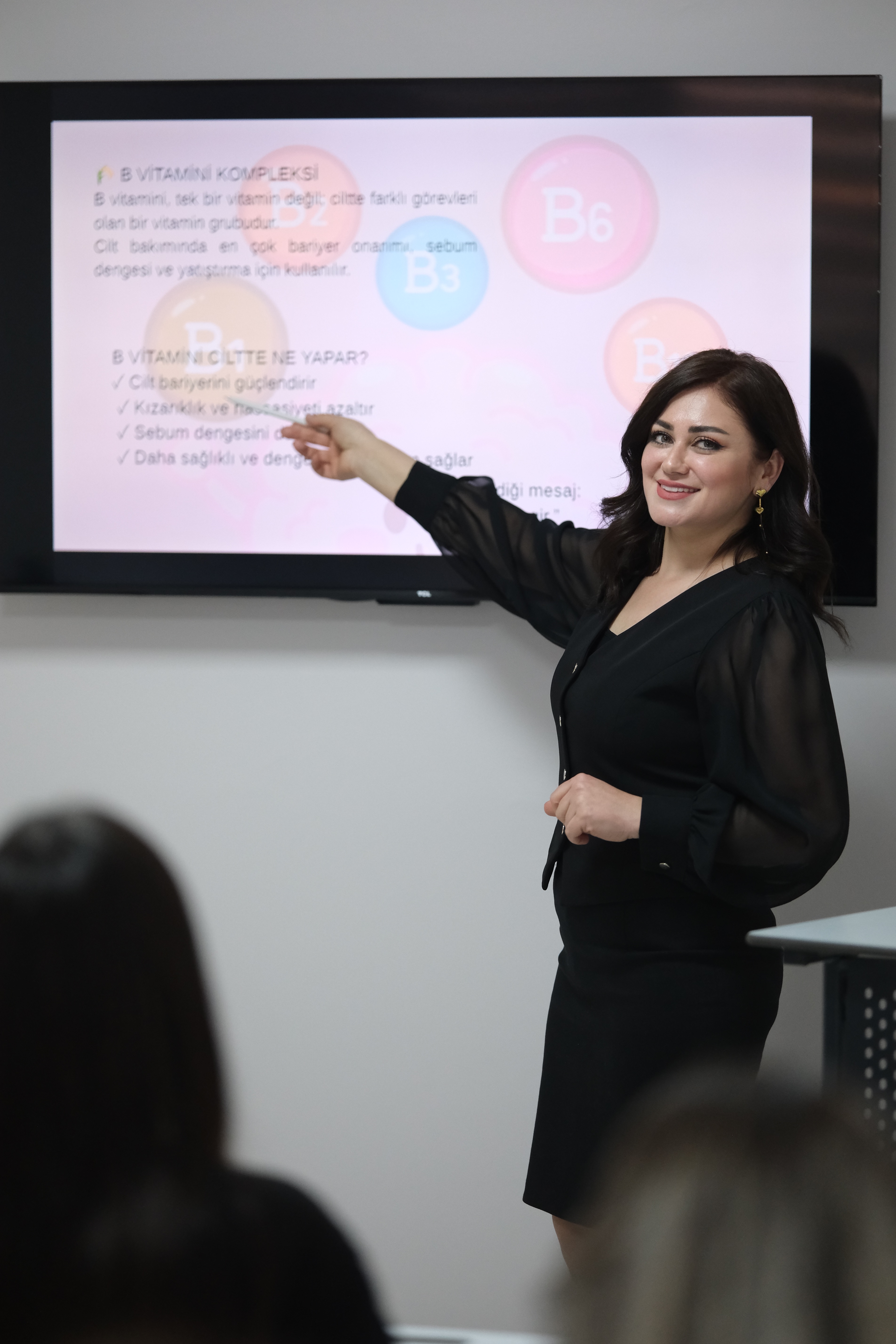 Elif Karabulut Akademi